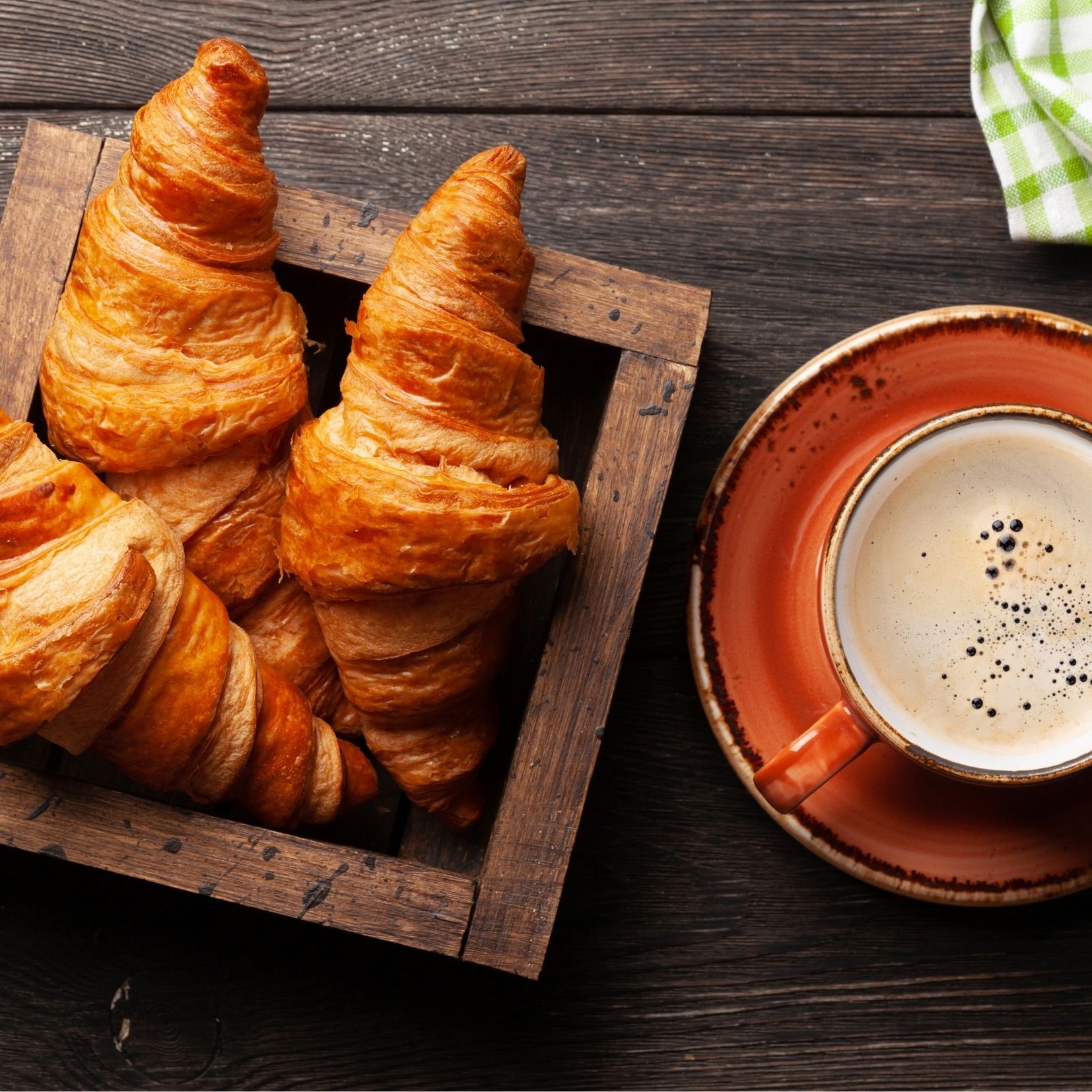 Coffee - croissant time in French